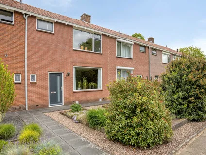 Terraced house for sale: Goudenregenstraat 19, Broekdijk Lichtenvoorde