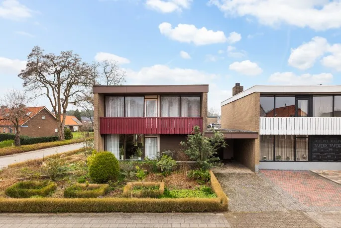 Twee-onder-één-kap te koop: Goudenregenstraat 19, Wezep-Centrum Wezep