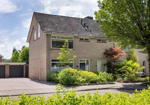 Twee-onder-één-kap te koop: Goudenregenstraat 41, Lettersveld II Borne