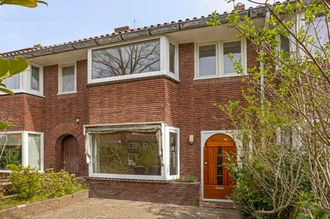Tussenwoning te koop: Goudenregenstraat 60, Bloemenbuurt Leeuwarden