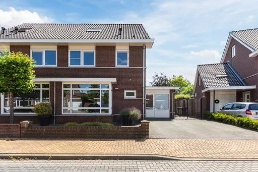 Twee-onder-één-kap te koop: Goudensteinallee 10, De Nieuweling Duiven
