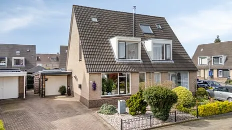 Twee-onder-één-kap te koop: Goudreinette 16, Zuidoost Duiven