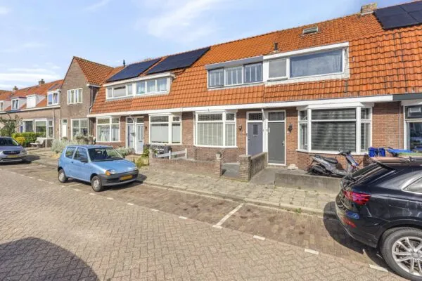 Tussenwoning te koop: Goudsbloemstraat 20, Tuindorp-West Den Helder