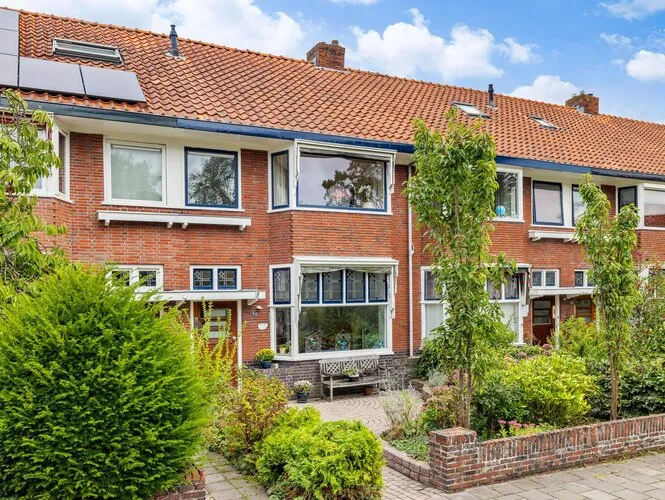 Tussenwoning te koop: Goudsbloemstraat 38, Leeuwarden