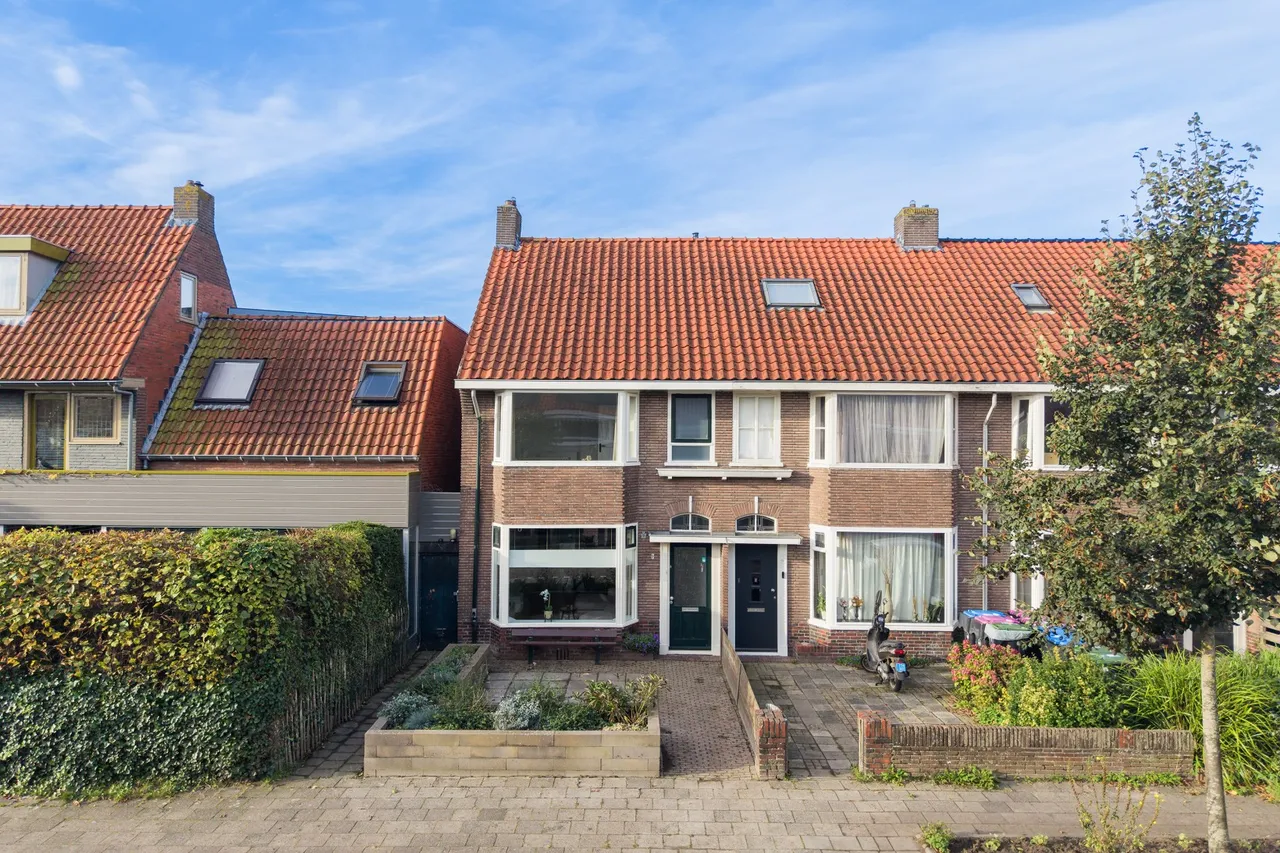 Hoekwoning te koop: Goudsbloemstraat 9, Leeuwarden