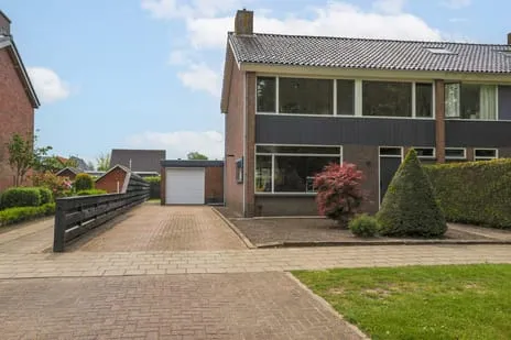 Twee-onder-één-kap te koop: Goudtsjeblom-strjitte 11, Kootstertille Kootstertille