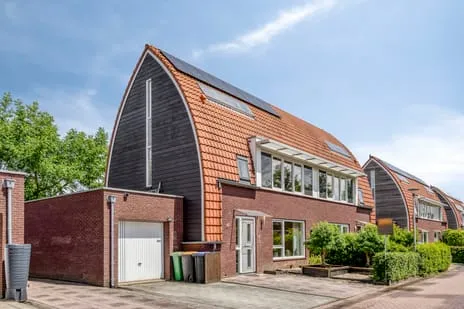 Twee-onder-één-kap te koop: Goudvink 3, Kortrick en Zonnekamp Olst
