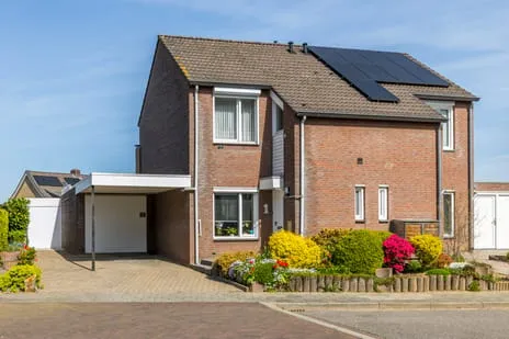 Hoekwoning te koop: Gouverneur Kremersstraat 1, Margraten Margraten