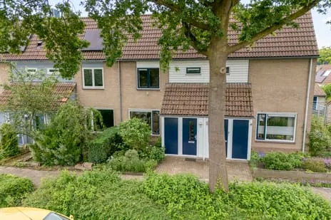 Tussenwoning te koop: Gouverneurlaan 12, Oldenelerbroek Zwolle