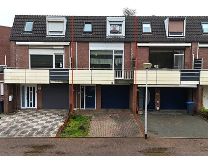 Tussenwoning te koop: Gouverneurstraat 15, Eikenderveld Heerlen