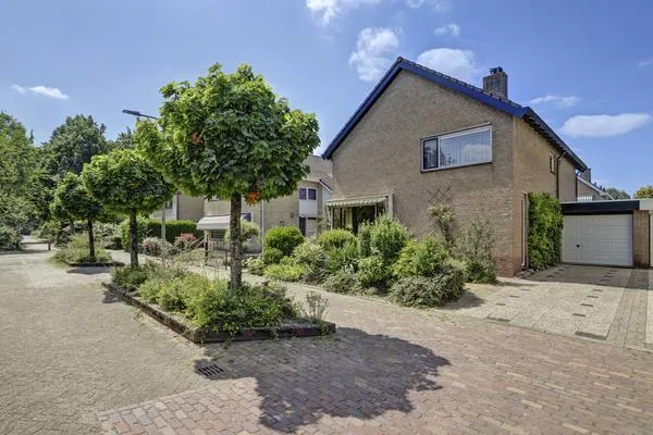 Twee-onder-één-kap te koop: Gouwestraat 44, Bolnes Ridderkerk