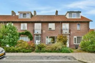 Tussenwoning te koop: Govert Flincklaan 11, Amstelveen