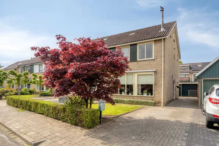 Twee-onder-één-kap te koop: Govert Flinckstraat 16, Zienesch Haaksbergen