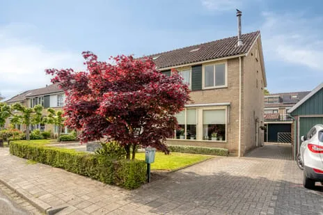 Twee-onder-één-kap te koop: Govert Flinckstraat 16, Zienesch Haaksbergen