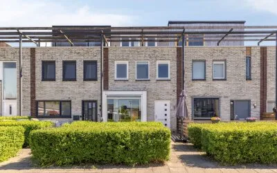 Tussenwoning te koop: Goyastraat 74, Tussen de Vaarten Z.- Zuidwest Almere