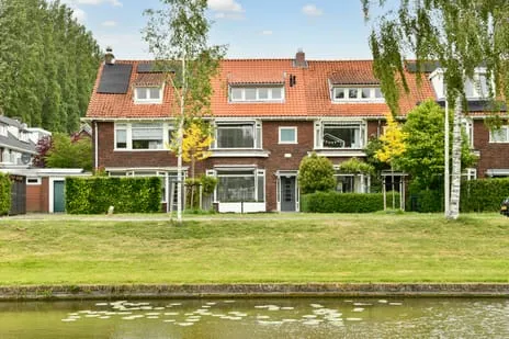 Tussenwoning te koop: Graaf Aelbrechtlaan 114, Kruiskerkbuurt Amstelveen