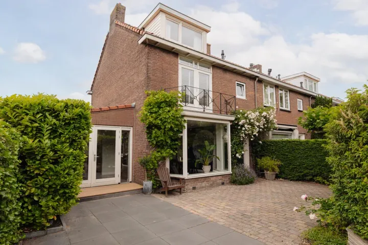 Hoekwoning te koop: Graaf Aelbrechtlaan 164, Kruiskerkbuurt Amstelveen