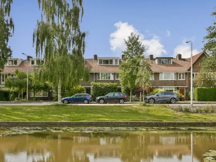 Tussenwoning te koop: Graaf Aelbrechtlaan 47, Elsrijk West Amstelveen
