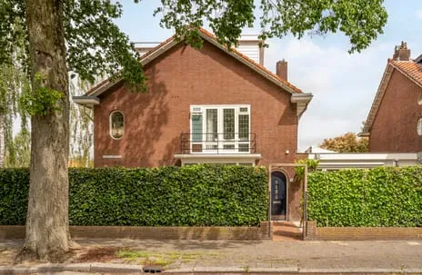 Tussenwoning te koop: Graaf Aelbrechtlaan 76, Elsrijk West Amstelveen
