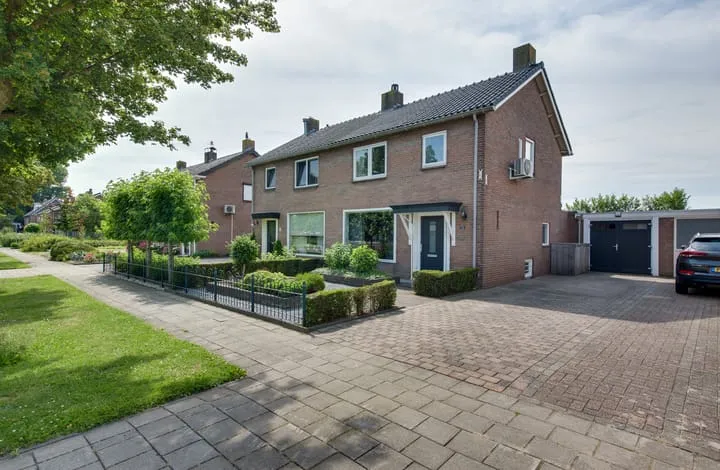 Semi-detached for sale: Graaf van Hornelaan 26, Vervoornepolder zuid Werkendam