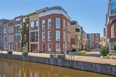 Hoekwoning te koop: Graaf Floriskade 30, Westerkwartier Delft