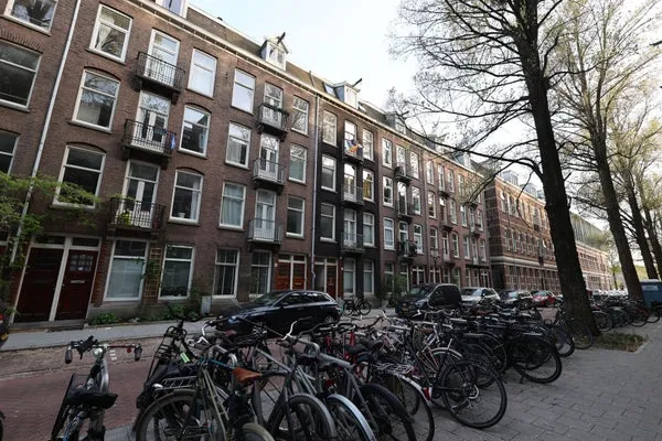 Studio te huur: Graaf Florisstraat 10-4, Weesperzijde-Midden/Zuid Amsterdam