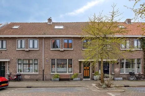Tussenwoning te koop: Graaf Florisstraat 35, Schrijversbuurt Schiedam