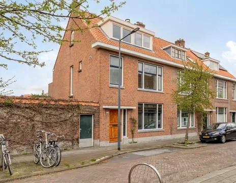Hoekwoning te koop: Graaf Florisstraat 54, Schrijversbuurt Schiedam