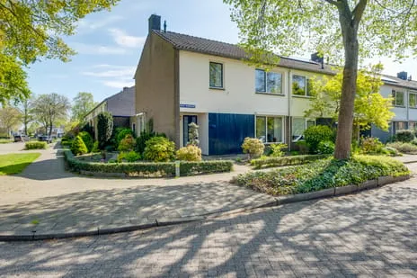 Hoekwoning te koop: Graaf Hendriklaan 1, Zuiderenk Lochem