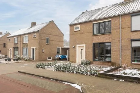 Twee-onder-één-kap te koop: Graaf Hermanstraat 19, Cuijk kern Cuijk