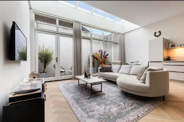 Huurwoning: Graaf Jan van Nassaustraat in Rotterdam - €2.725 per maand