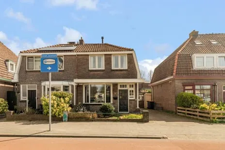 Twee-onder-één-kap te koop: Graaf Janstraat 19, Meerplein Beverwijk