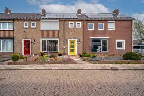 Tussenwoning te koop: Graaf Reinaldstraat 8A, Lobith Lobith