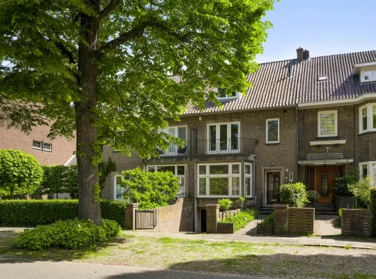 Tussenwoning te koop: Graaf van Waldeckstraat 49B, Villapark Maastricht