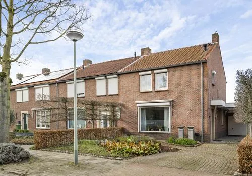 Hoekwoning te koop: Graafschap Hornestraat 21, Horn