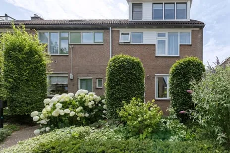 Terraced house for sale: Graanhoeve 1, Hoeven Houten