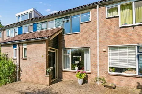 Tussenwoning te koop: Graanhoeve 36, Hoeven Houten
