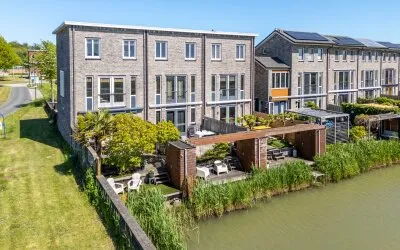Hoekwoning te koop: Grachtmuur 17, Muren Houten
