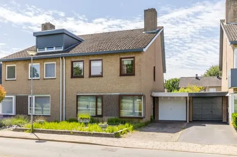 Tussenwoning te koop: Grachtstraat 28, Kunrade Voerendaal