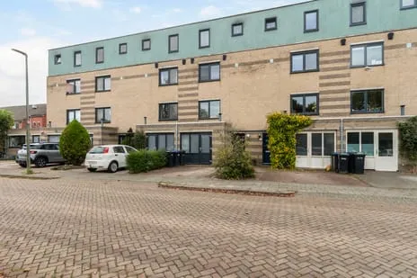 Tussenwoning te koop: Grafelijkheidsweg 60, Zuilenburg en omgeving Dordrecht
