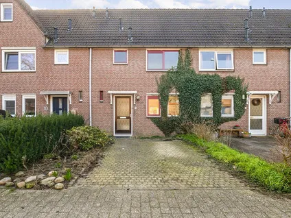 Tussenwoning te koop: Gravekamp 8, De Laak-Binnenveld Huissen