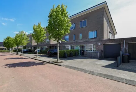 Tussenwoning te koop: Gravenlaan 12, Oostvoorne Oostvoorne