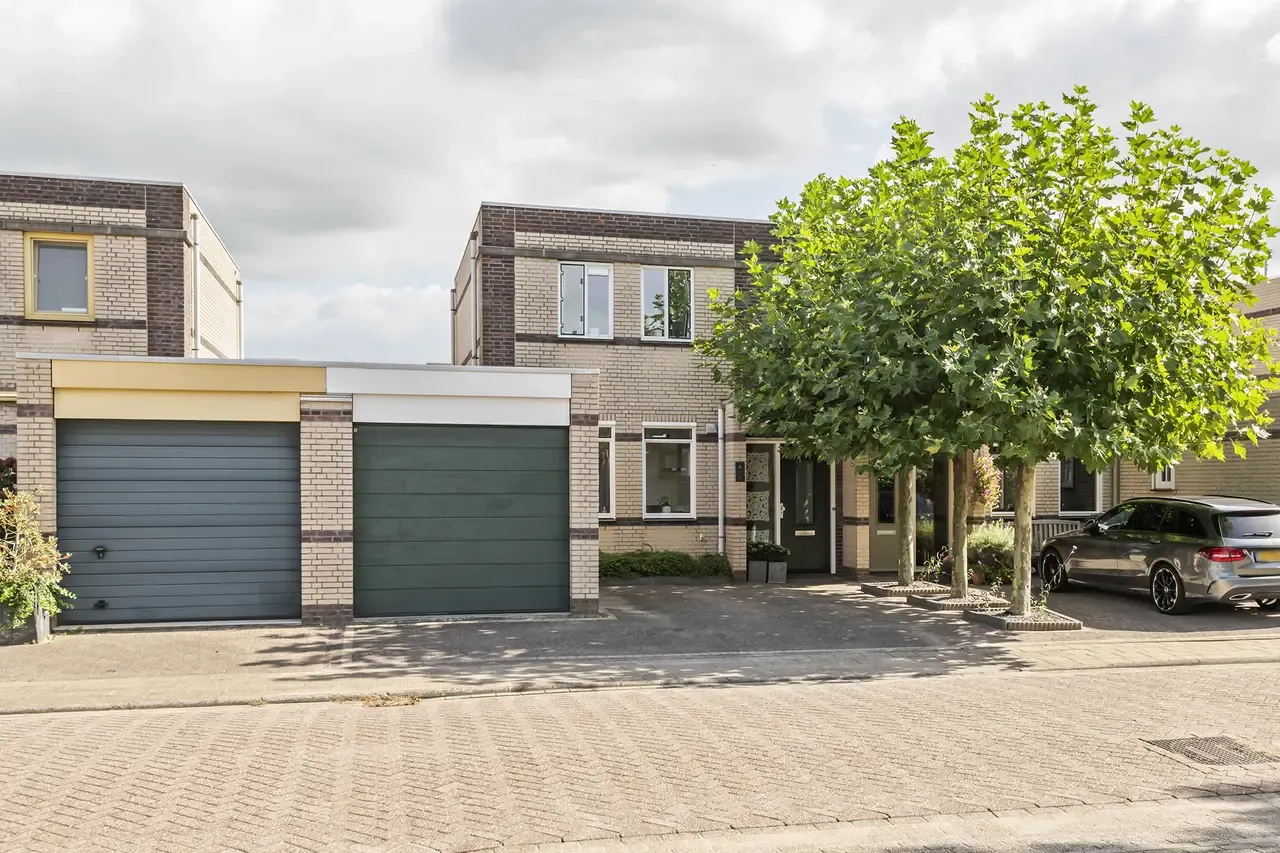 Tussenwoning te koop: Gravensteinerhof 6, Maurik