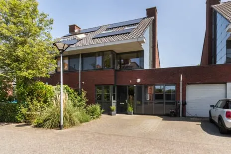 Tussenwoning te koop: Gravin Gertrude 6, Bovenweg Huizen