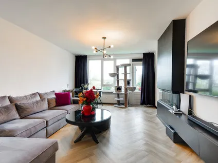 Appartement te koop: Gravin Juliana van Stolberglaan 187, Leidschendam