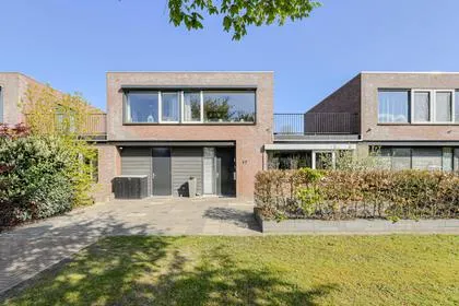 Tussenwoning te koop: Gravin van Sulzbachstraat 17, Nieuw Wolfslaar Bavel