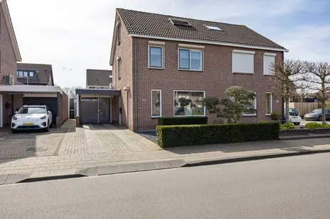 Twee-onder-één-kap te koop: Greente 105, Greente Genemuiden