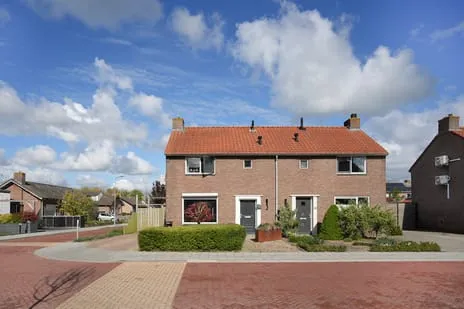 Twee-onder-één-kap te koop: Greffelingsestraat 11, Kern Alphen Alphen (Ge)