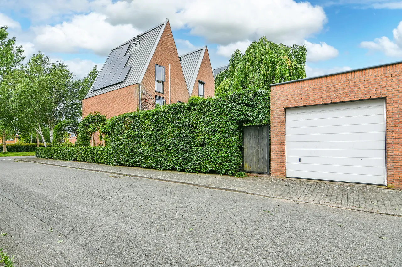 Hoekwoning te koop: Grenadierspoort 26, Nieuw-Vennep