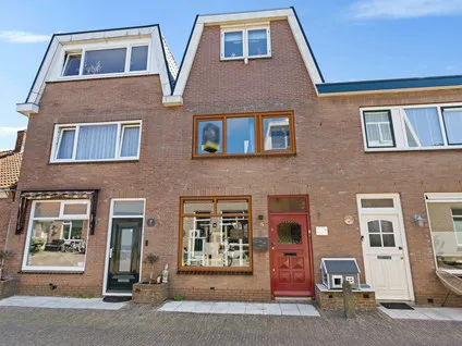 Tussenwoning te koop: Grensstraat 35, Burgerhartstraat Beverwijk
